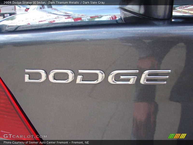 Dark Titanium Metallic / Dark Slate Gray 2004 Dodge Stratus SE Sedan