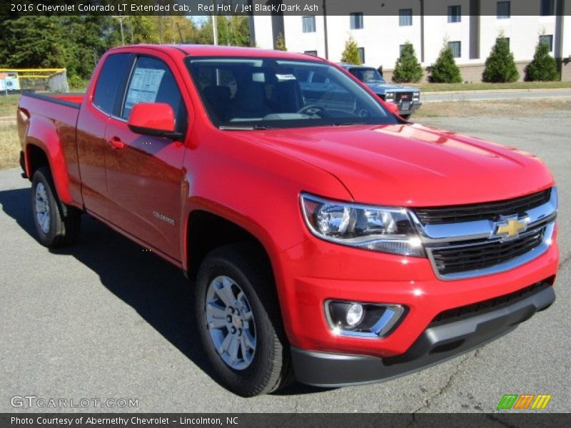 Front 3/4 View of 2016 Colorado LT Extended Cab