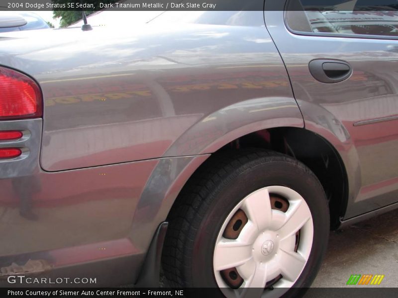 Dark Titanium Metallic / Dark Slate Gray 2004 Dodge Stratus SE Sedan