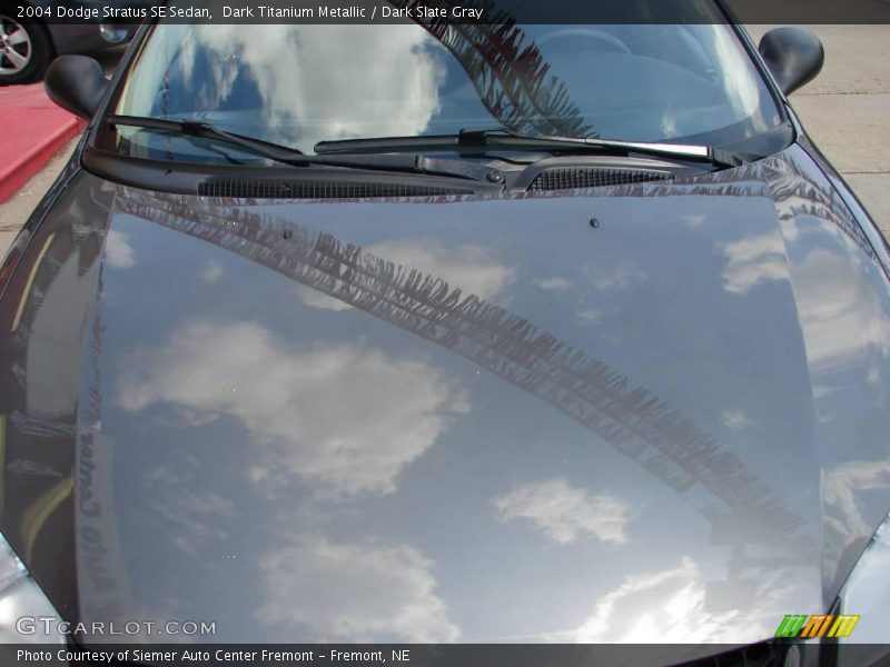 Dark Titanium Metallic / Dark Slate Gray 2004 Dodge Stratus SE Sedan