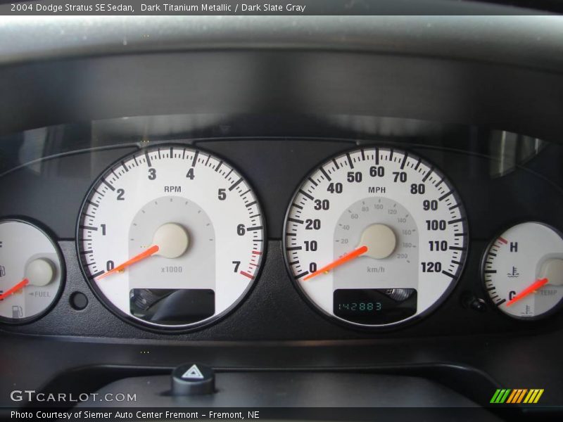 Dark Titanium Metallic / Dark Slate Gray 2004 Dodge Stratus SE Sedan