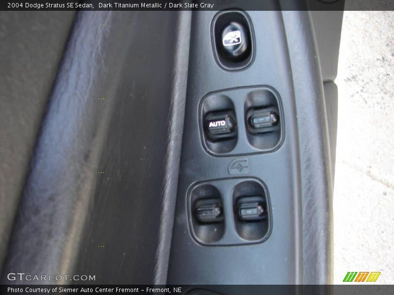 Dark Titanium Metallic / Dark Slate Gray 2004 Dodge Stratus SE Sedan