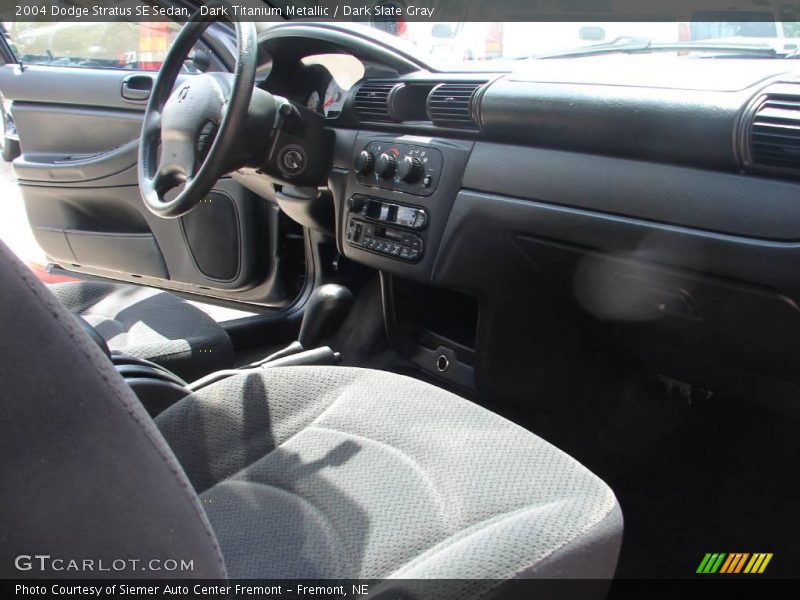 Dark Titanium Metallic / Dark Slate Gray 2004 Dodge Stratus SE Sedan