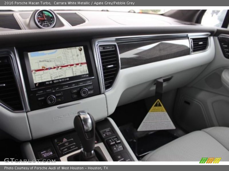 Carrara White Metallic / Agate Grey/Pebble Grey 2016 Porsche Macan Turbo
