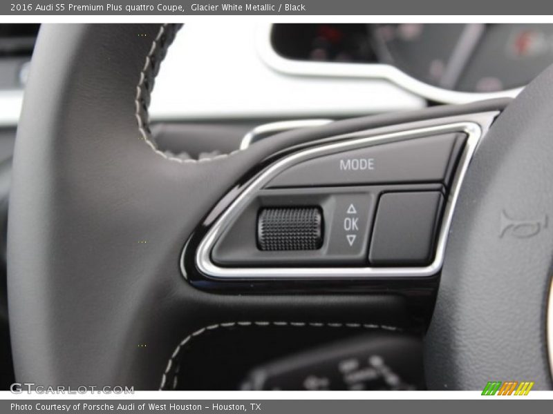Controls of 2016 S5 Premium Plus quattro Coupe