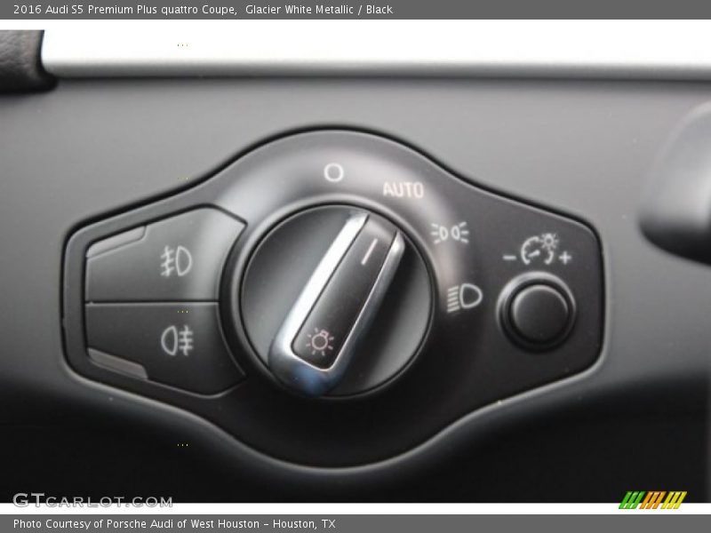 Controls of 2016 S5 Premium Plus quattro Coupe