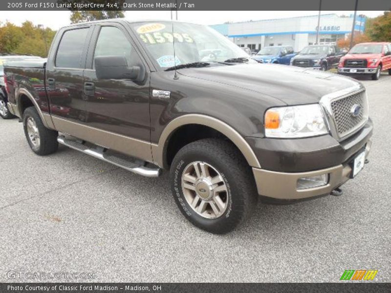Front 3/4 View of 2005 F150 Lariat SuperCrew 4x4
