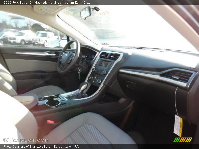 Magnetic Metallic / Medium Earth Gray 2016 Ford Fusion S