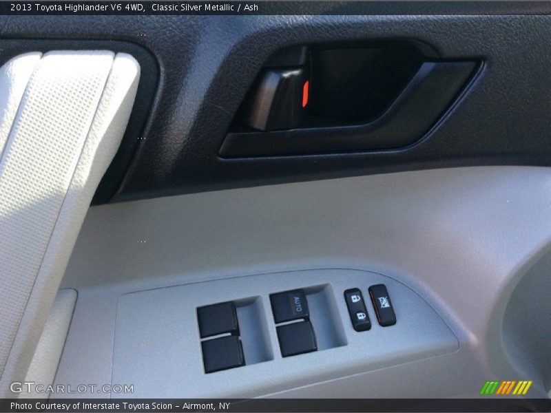 Classic Silver Metallic / Ash 2013 Toyota Highlander V6 4WD