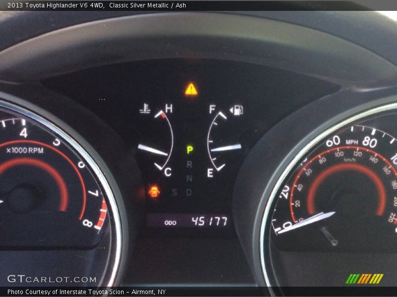 Classic Silver Metallic / Ash 2013 Toyota Highlander V6 4WD