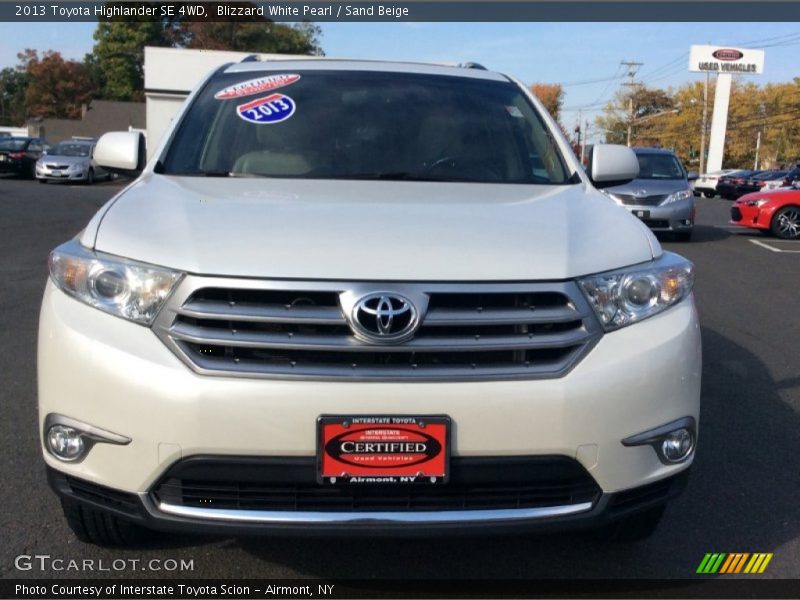 Blizzard White Pearl / Sand Beige 2013 Toyota Highlander SE 4WD