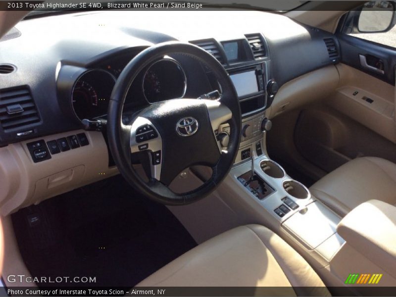 Blizzard White Pearl / Sand Beige 2013 Toyota Highlander SE 4WD