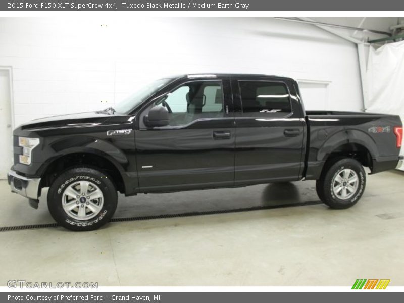 Tuxedo Black Metallic / Medium Earth Gray 2015 Ford F150 XLT SuperCrew 4x4
