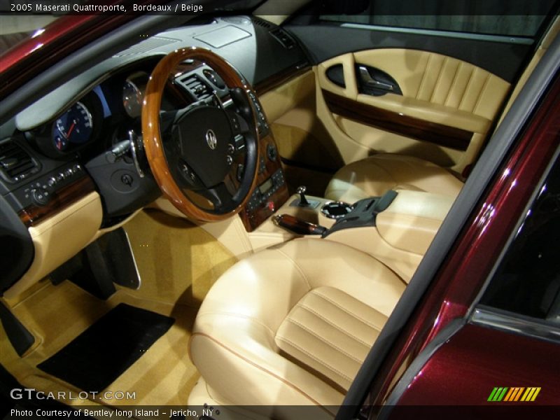 Bordeaux / Beige 2005 Maserati Quattroporte