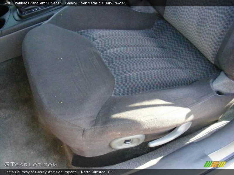 Galaxy Silver Metallic / Dark Pewter 2005 Pontiac Grand Am SE Sedan