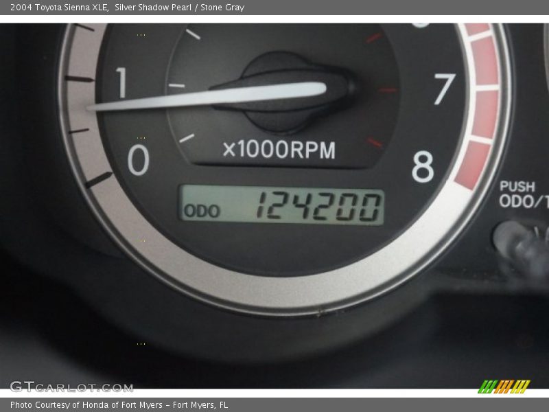 Silver Shadow Pearl / Stone Gray 2004 Toyota Sienna XLE