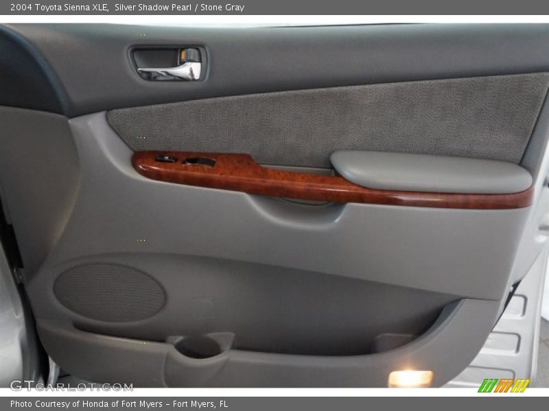 Silver Shadow Pearl / Stone Gray 2004 Toyota Sienna XLE