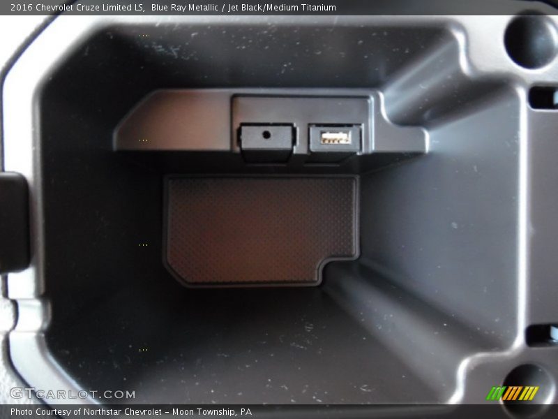 Blue Ray Metallic / Jet Black/Medium Titanium 2016 Chevrolet Cruze Limited LS