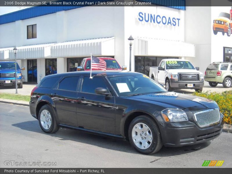 Brilliant Black Crystal Pearl / Dark Slate Gray/Light Graystone 2006 Dodge Magnum SE