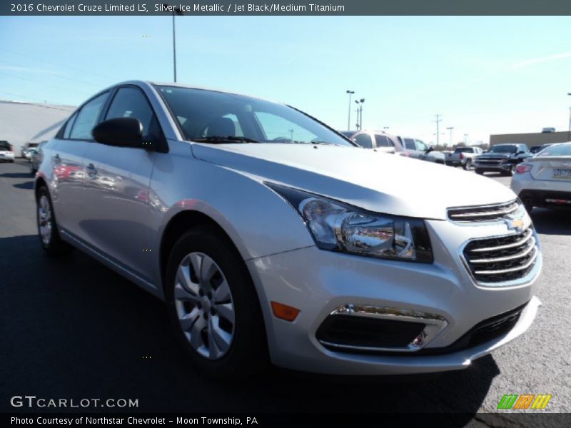 Silver Ice Metallic / Jet Black/Medium Titanium 2016 Chevrolet Cruze Limited LS