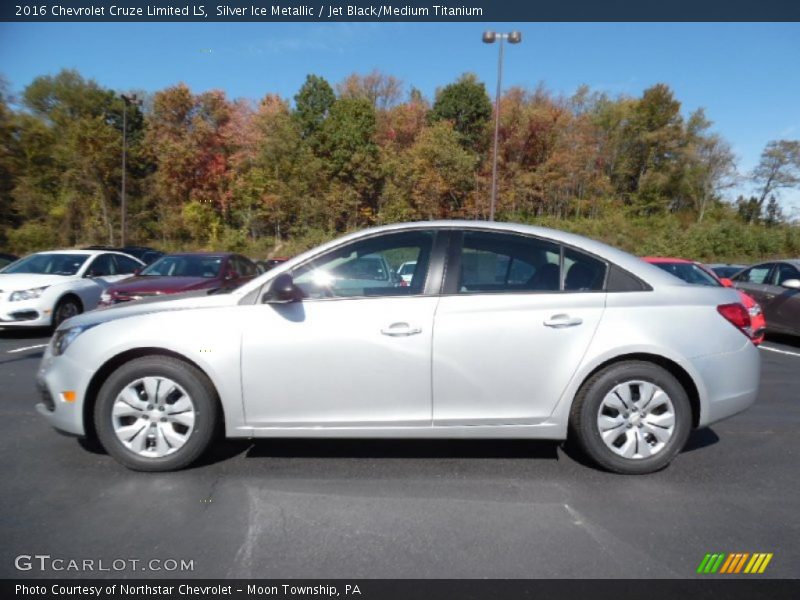 Silver Ice Metallic / Jet Black/Medium Titanium 2016 Chevrolet Cruze Limited LS