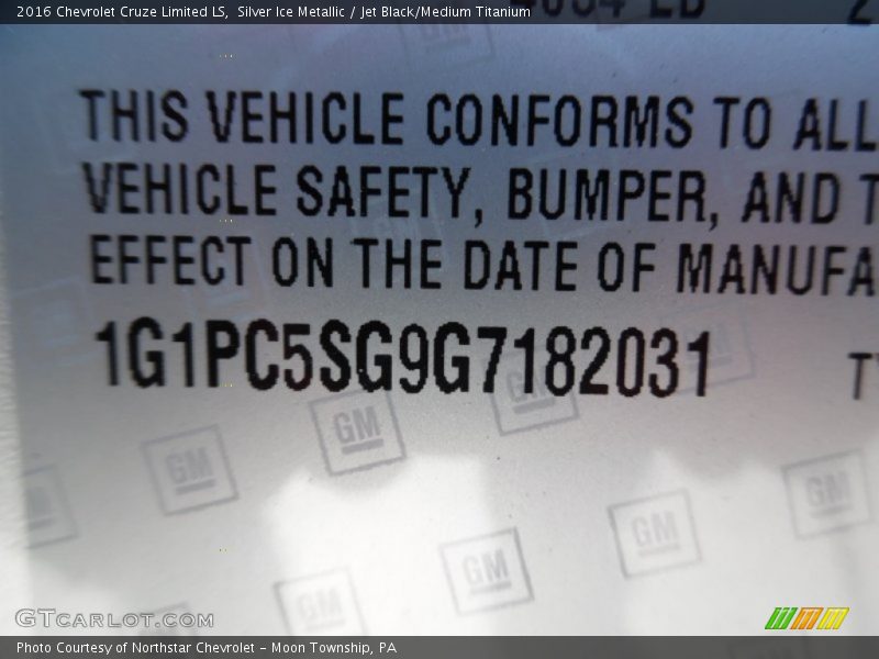 Silver Ice Metallic / Jet Black/Medium Titanium 2016 Chevrolet Cruze Limited LS