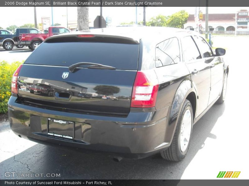 Brilliant Black Crystal Pearl / Dark Slate Gray/Light Graystone 2006 Dodge Magnum SE