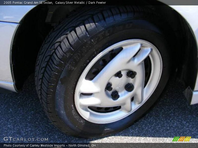 Galaxy Silver Metallic / Dark Pewter 2005 Pontiac Grand Am SE Sedan