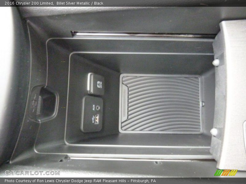Billet Silver Metallic / Black 2016 Chrysler 200 Limited