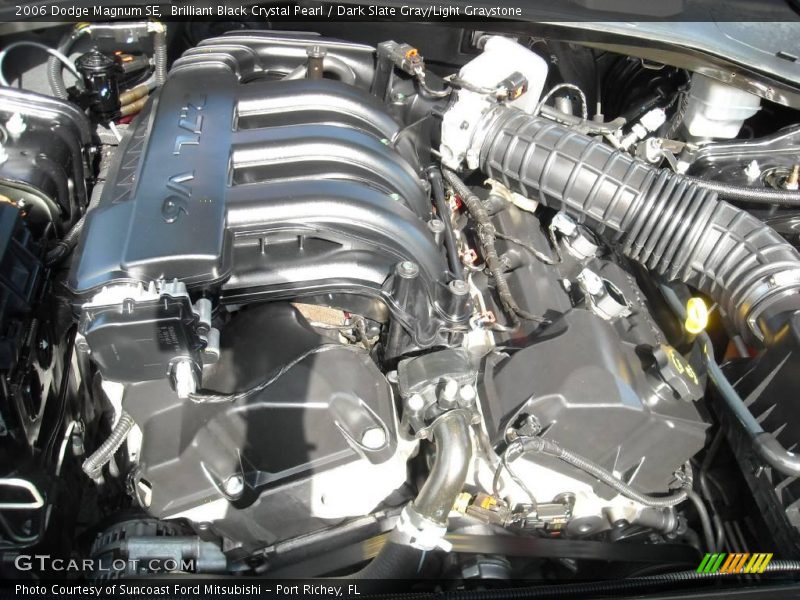 Brilliant Black Crystal Pearl / Dark Slate Gray/Light Graystone 2006 Dodge Magnum SE