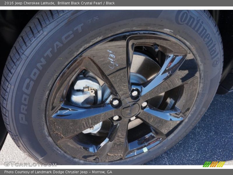 Brilliant Black Crystal Pearl / Black 2016 Jeep Cherokee Latitude