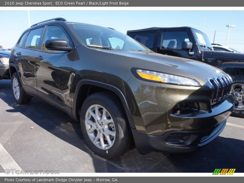 ECO Green Pearl / Black/Light Frost Beige 2016 Jeep Cherokee Sport