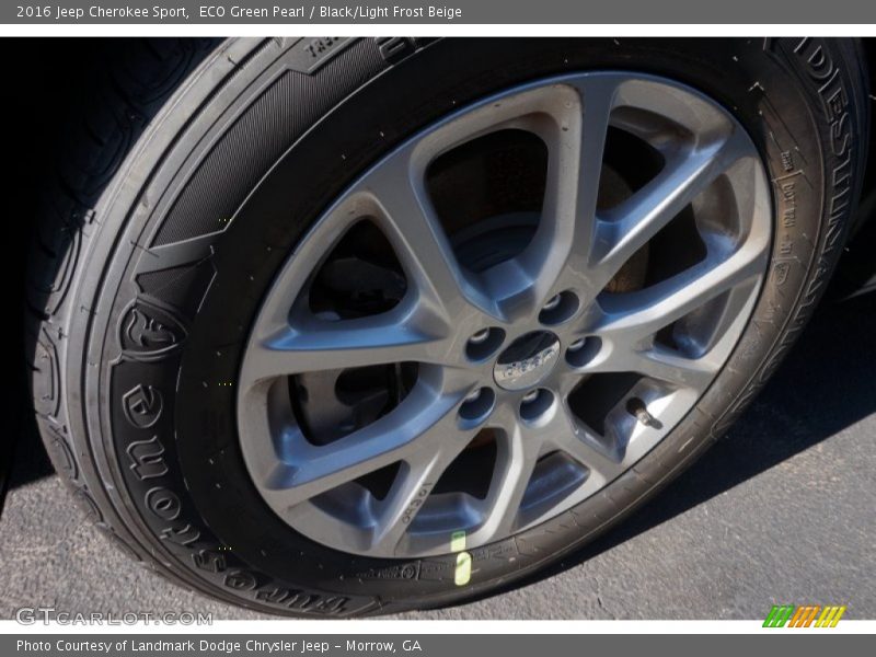 ECO Green Pearl / Black/Light Frost Beige 2016 Jeep Cherokee Sport