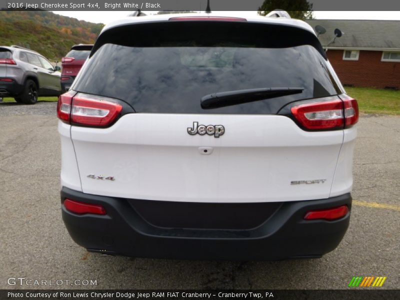 Bright White / Black 2016 Jeep Cherokee Sport 4x4