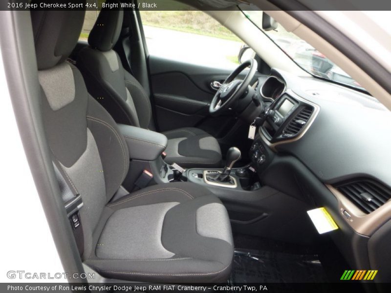 Bright White / Black 2016 Jeep Cherokee Sport 4x4