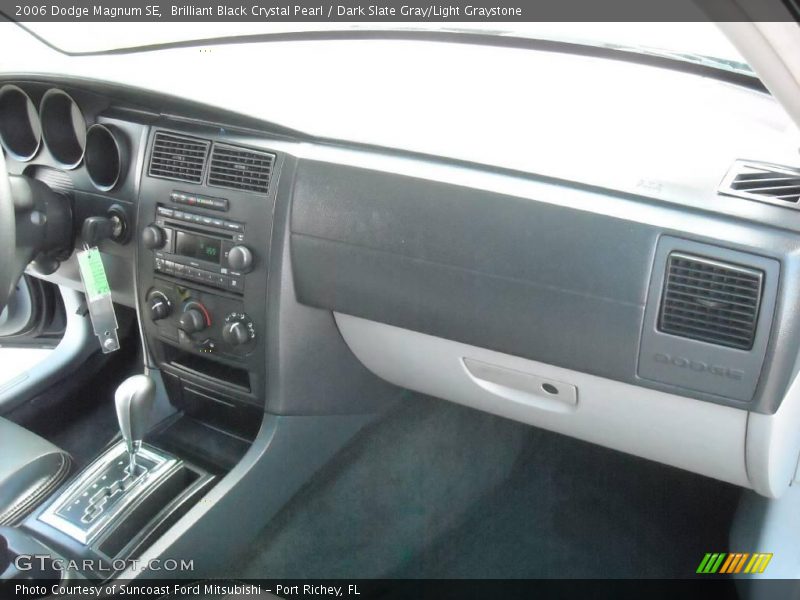Brilliant Black Crystal Pearl / Dark Slate Gray/Light Graystone 2006 Dodge Magnum SE