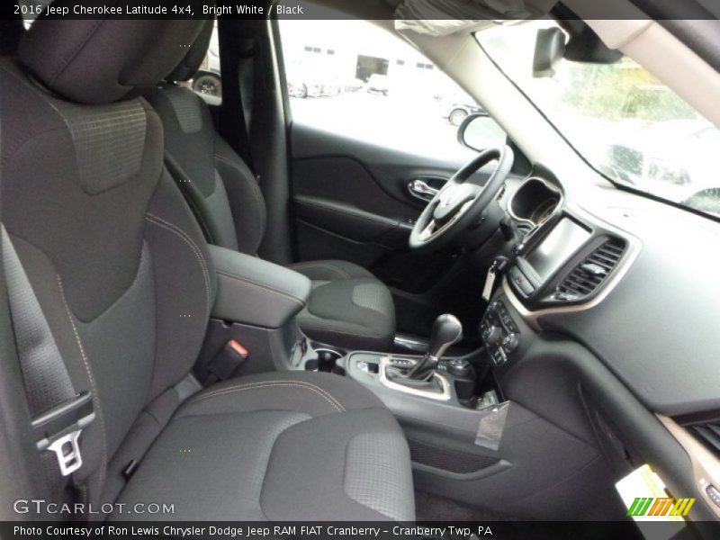 Bright White / Black 2016 Jeep Cherokee Latitude 4x4