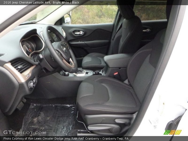 Bright White / Black 2016 Jeep Cherokee Latitude 4x4