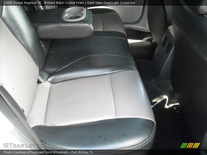 Brilliant Black Crystal Pearl / Dark Slate Gray/Light Graystone 2006 Dodge Magnum SE