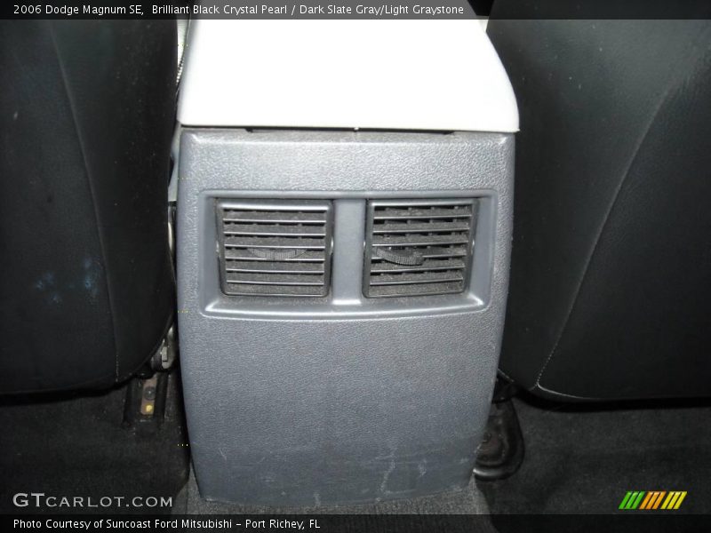 Brilliant Black Crystal Pearl / Dark Slate Gray/Light Graystone 2006 Dodge Magnum SE