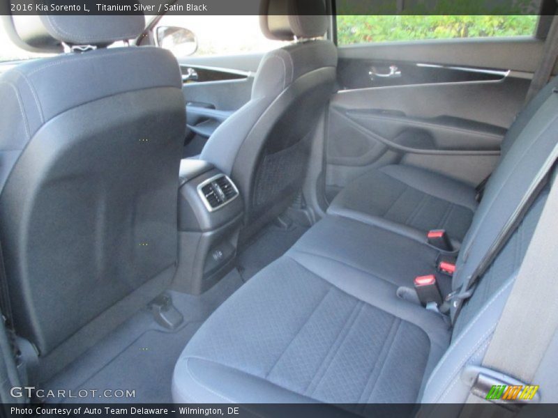 Rear Seat of 2016 Sorento L