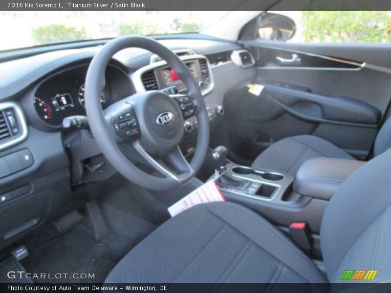 Satin Black Interior - 2016 Sorento L 