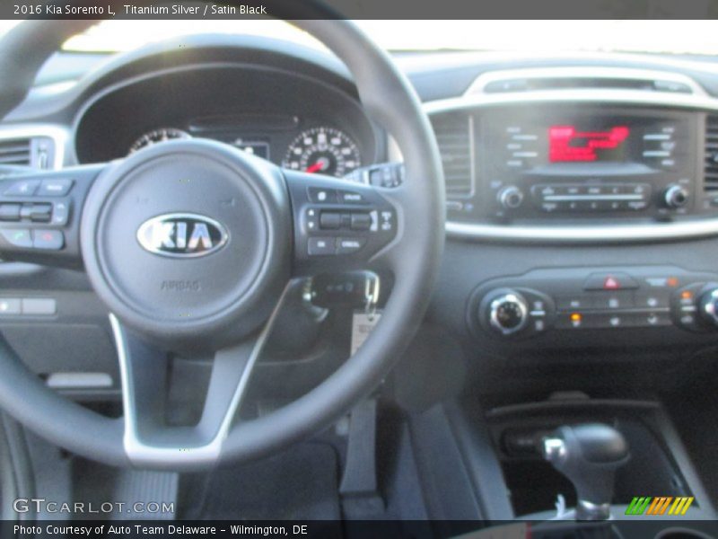 Titanium Silver / Satin Black 2016 Kia Sorento L