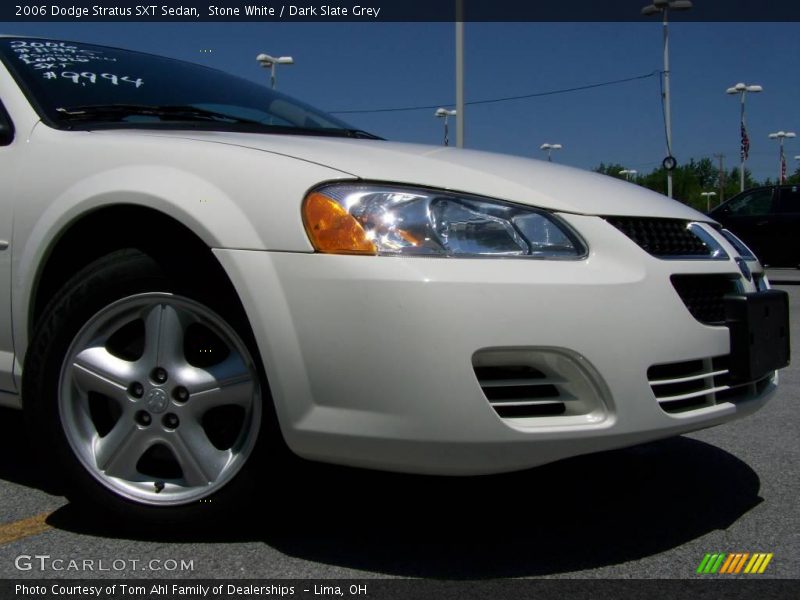 Stone White / Dark Slate Grey 2006 Dodge Stratus SXT Sedan