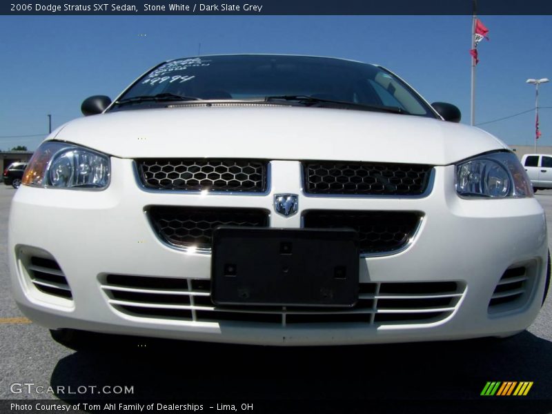 Stone White / Dark Slate Grey 2006 Dodge Stratus SXT Sedan