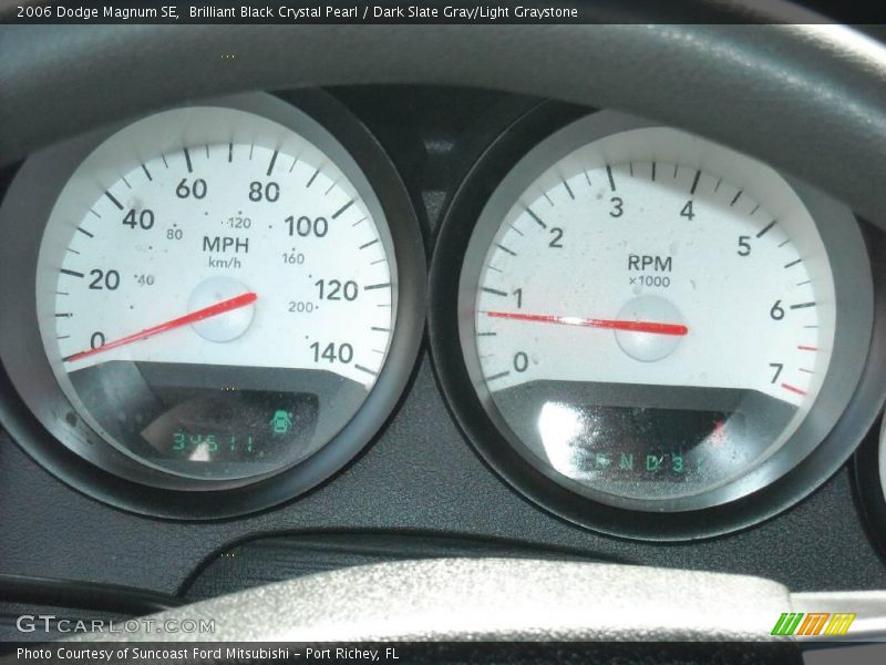 Brilliant Black Crystal Pearl / Dark Slate Gray/Light Graystone 2006 Dodge Magnum SE
