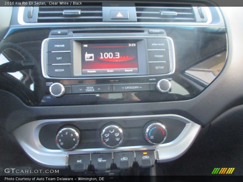 Clear White / Black 2016 Kia Rio EX Sedan