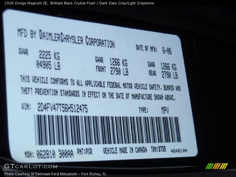 Brilliant Black Crystal Pearl / Dark Slate Gray/Light Graystone 2006 Dodge Magnum SE