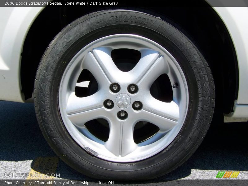 Stone White / Dark Slate Grey 2006 Dodge Stratus SXT Sedan