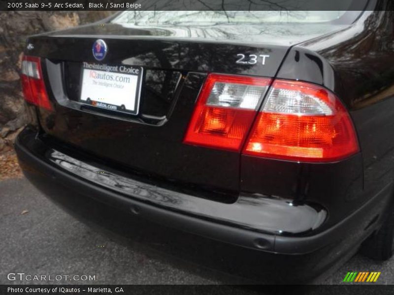 Black / Sand Beige 2005 Saab 9-5 Arc Sedan